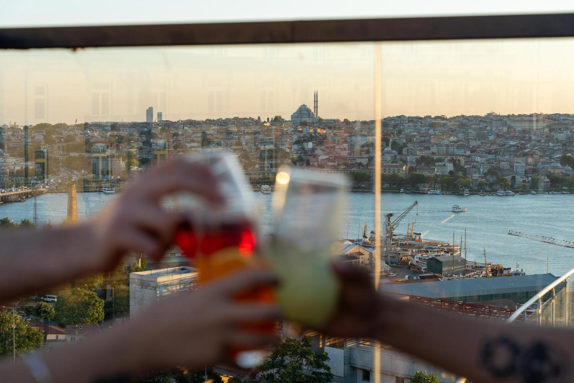 The Central House Istanbul Galata Hostel Exterior photo