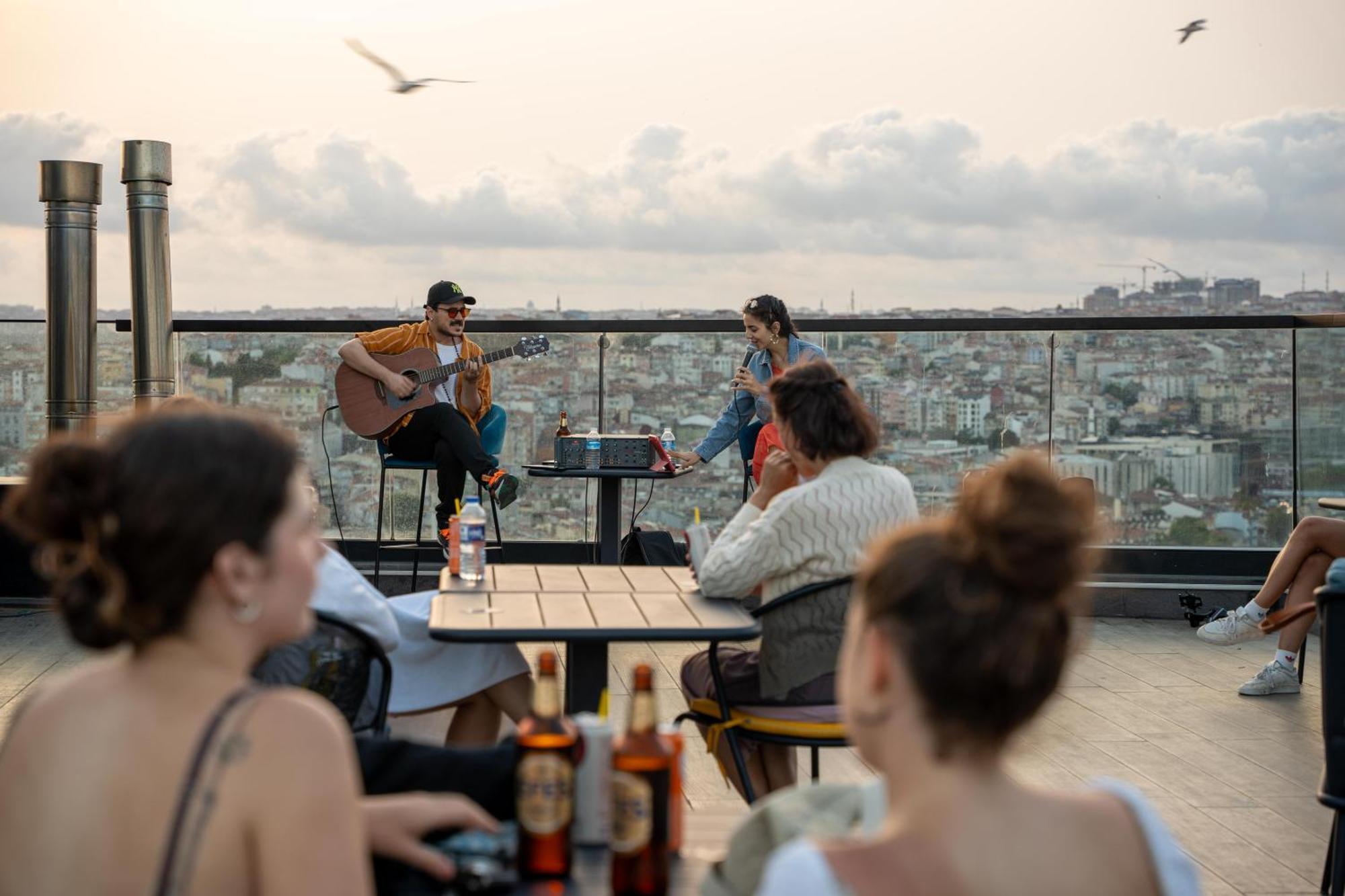 The Central House Istanbul Galata Hostel Exterior photo