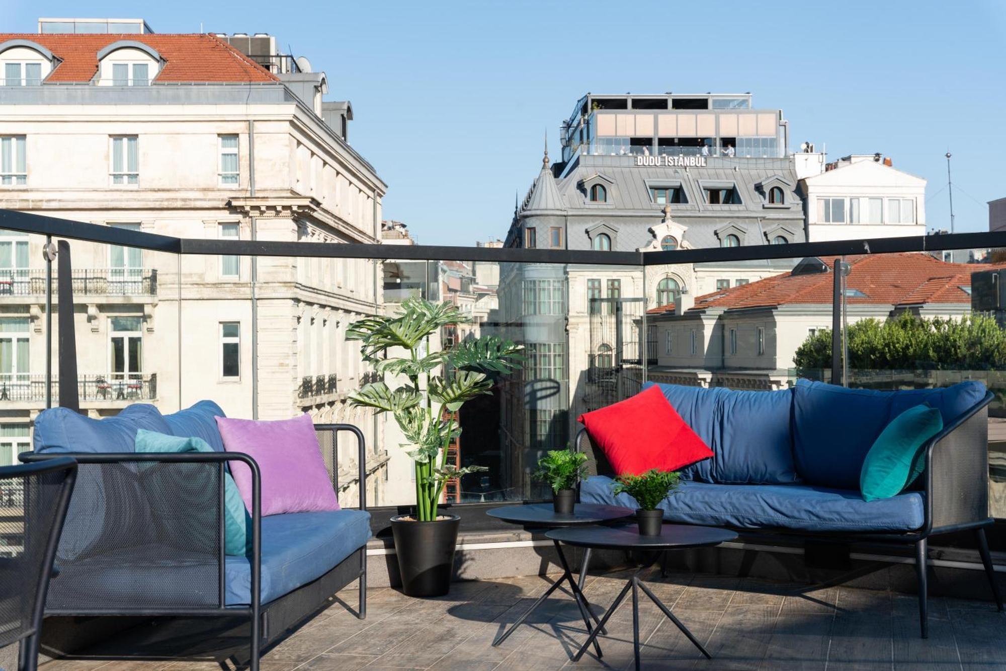 The Central House Istanbul Galata Hostel Exterior photo