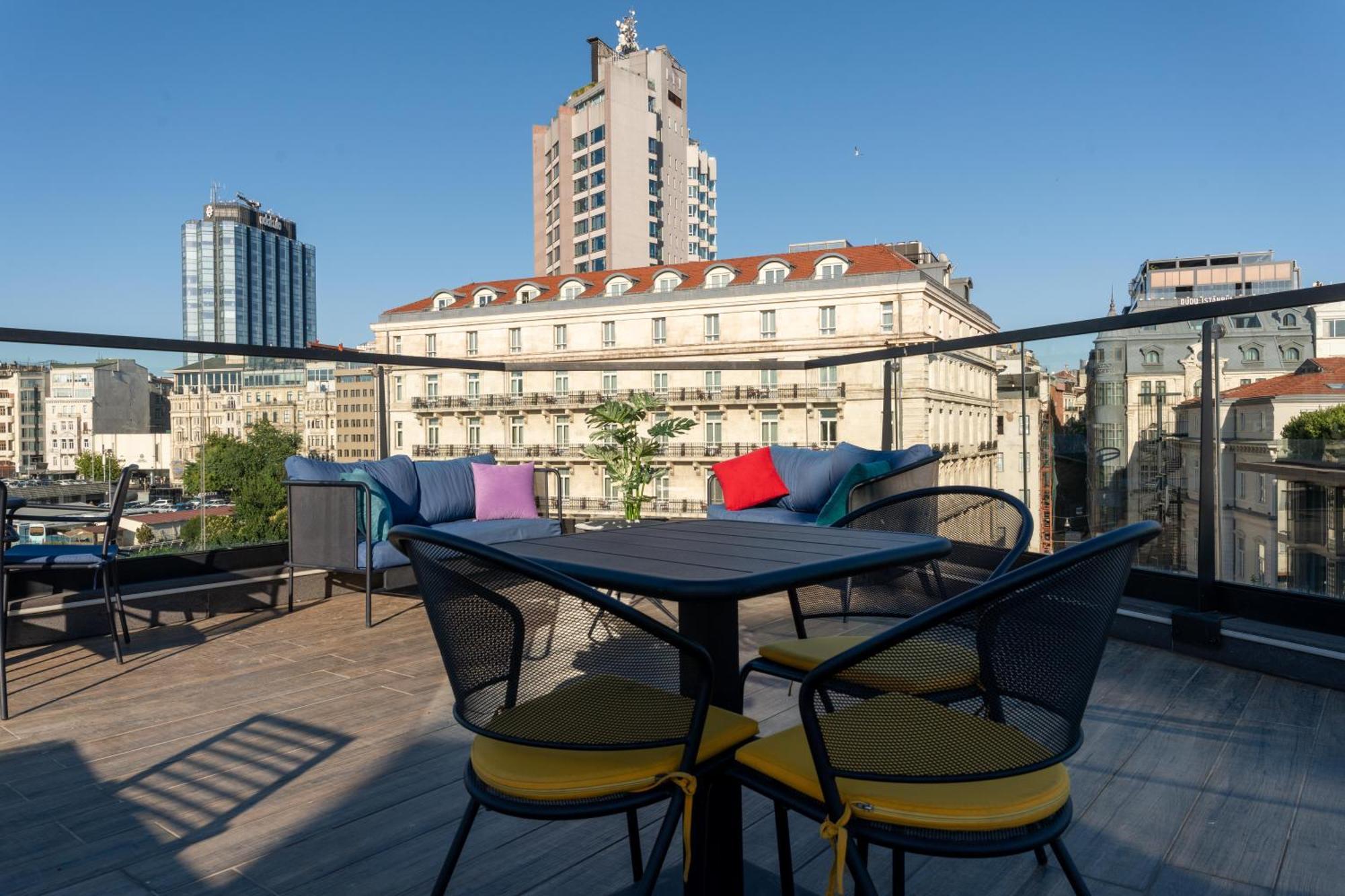 The Central House Istanbul Galata Hostel Exterior photo